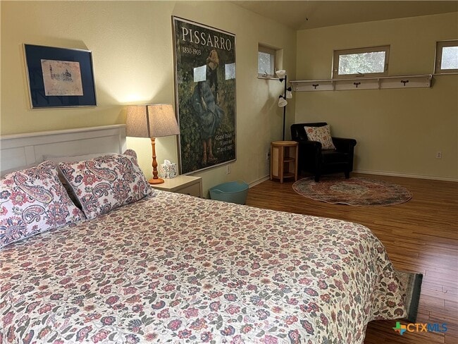 Photo - 121 Butler Ln