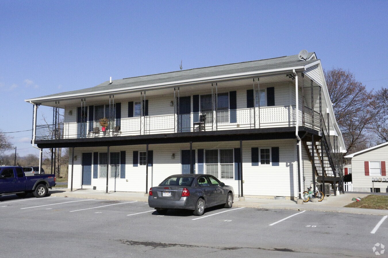 Suncrest Apartments - Suncrest Apartments