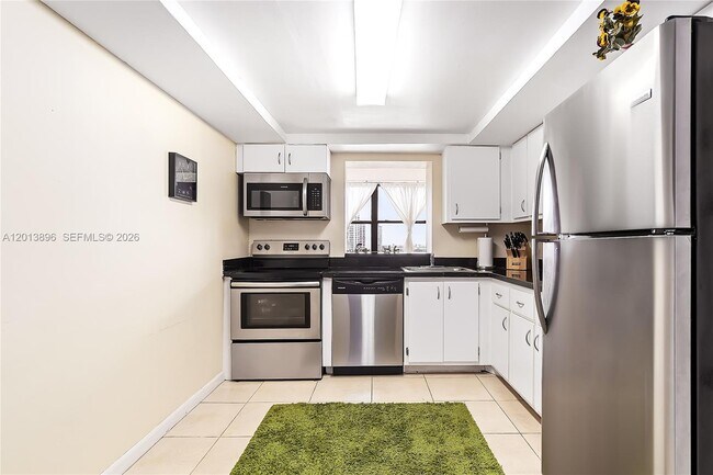 Photo - 800 Parkview Dr Unit 901