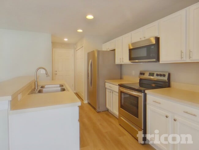 Photo - 1443 Sherbourne St