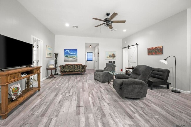 Photo - 32027 Pats Ln