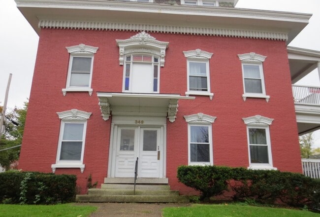 Building Photo - 349 College St Unit #3