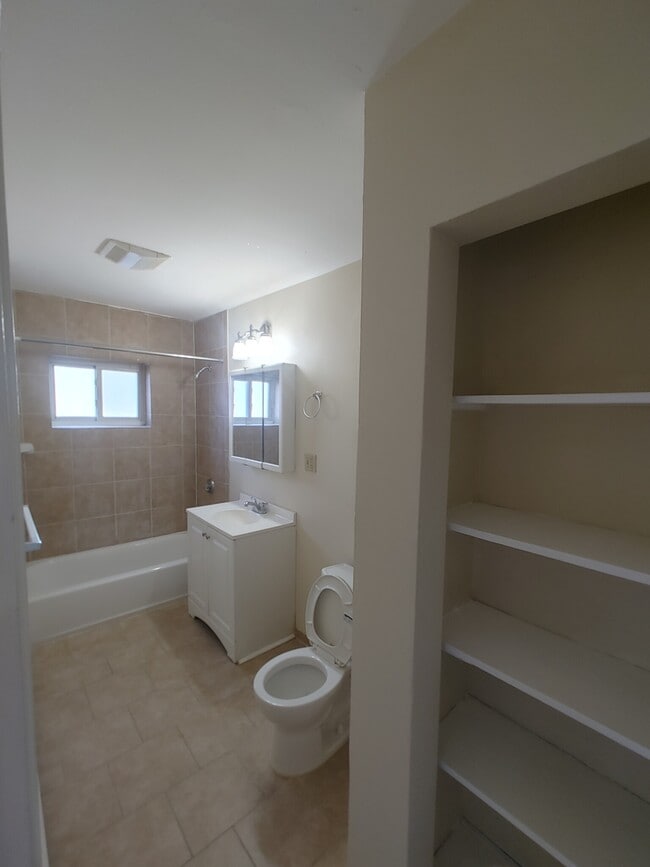 Photo - 50 Symphony Rd Unit 23