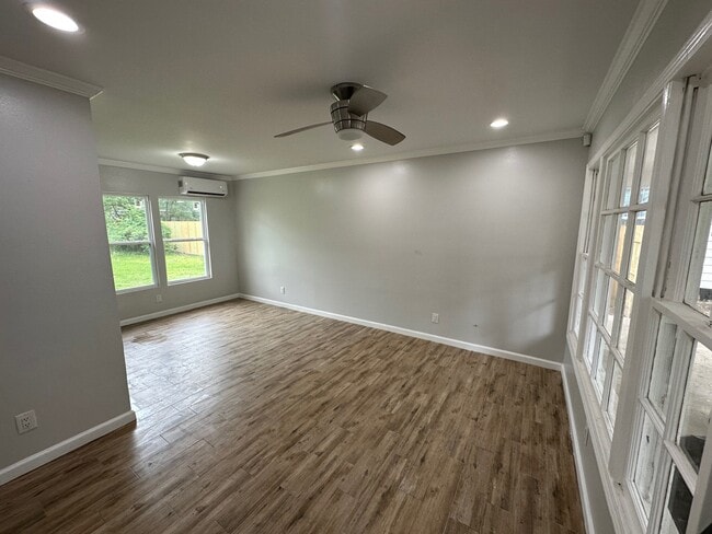 Photo - 2218 Rose St