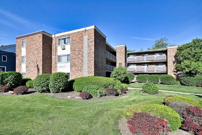 Photo - 600 S York St Unit 2B
