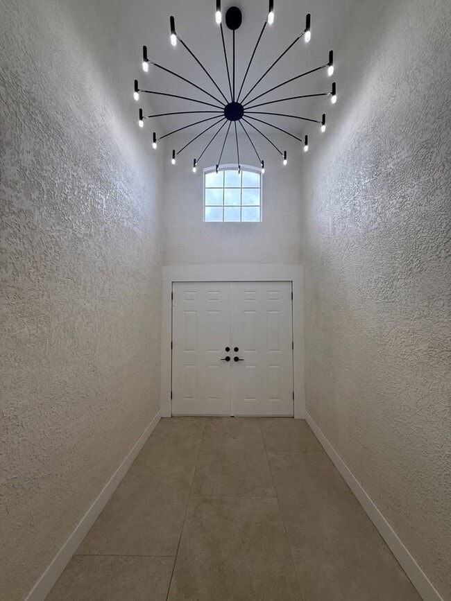 Photo - 1550 Center Rd