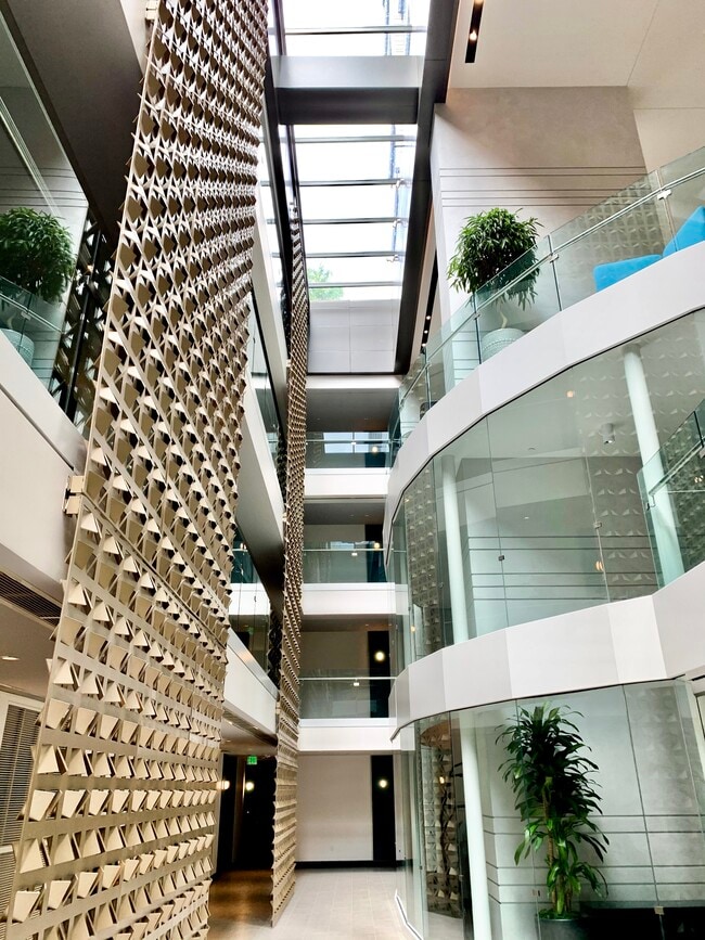 Photo - 400 S Broadway