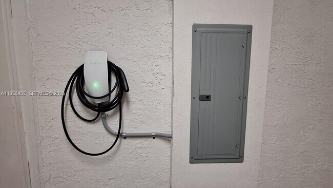 Photo - 111 SE 7th Ave