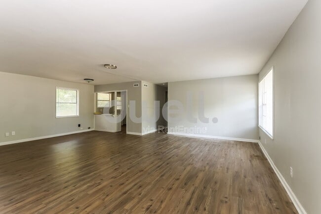 Photo - 778 Vincent Ave NE