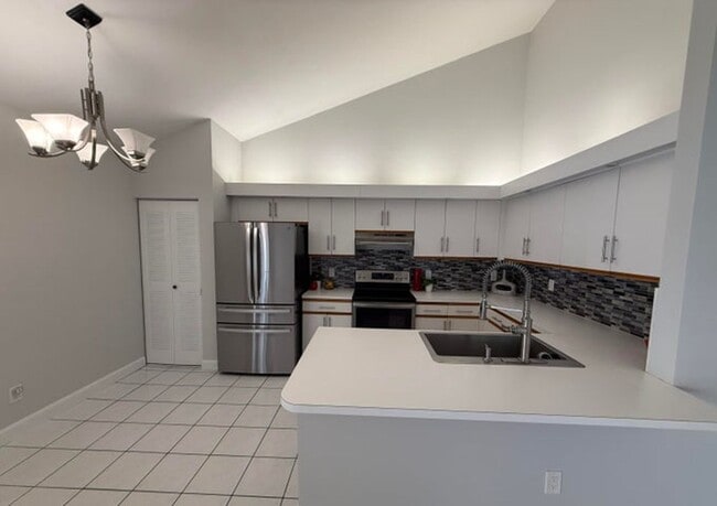 Building Photo - 1204 Timberlane Cir