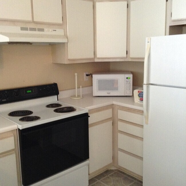 Photo - Fully Furnished 2 Bedroom Condo in River Oaks Unit 57K