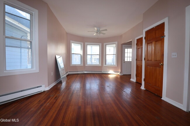 Photo - 29 Morris St