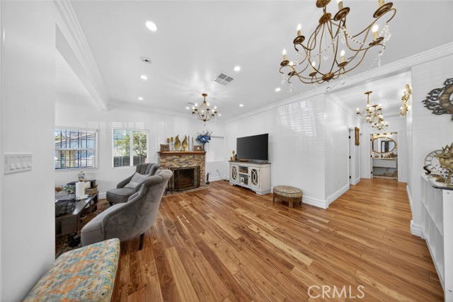 Building Photo - 327 Vine St