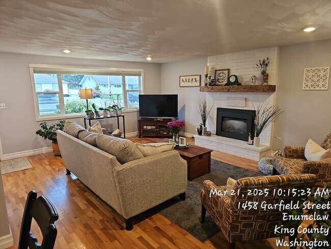 Photo - Enumclaw Ranch Rambler home - Remodeled 3 ...