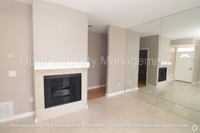Building Photo - 2 Bed, 2 Bath Condo AVAILABLE NOW! Unit 35