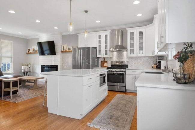 Photo - 213 Winchester St