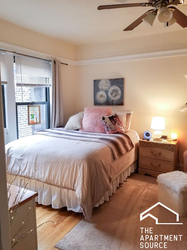 Building Photo - 518 W Cornelia Ave Unit 314