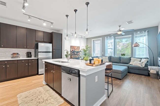Building Photo - 1900 Barton Springs Rd Unit 3007 Rental