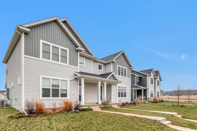 Photo - 1638 Happy Trails Rd