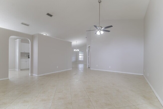 Photo - 1023 Kelly Creek Cir