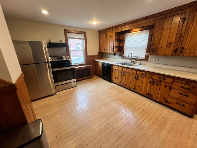 Photo - Charming Single Family Home in South Hadley!