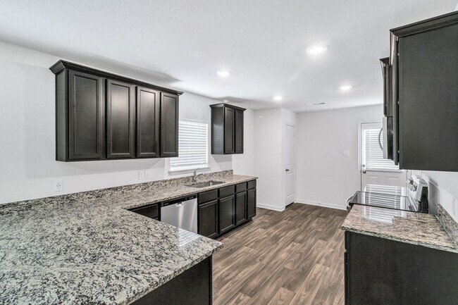 Photo - 337 Crescent Park Dr