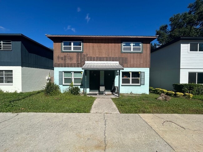 Building Photo - Prime SW Gainesville Townhouse: 2 Bed / 1....