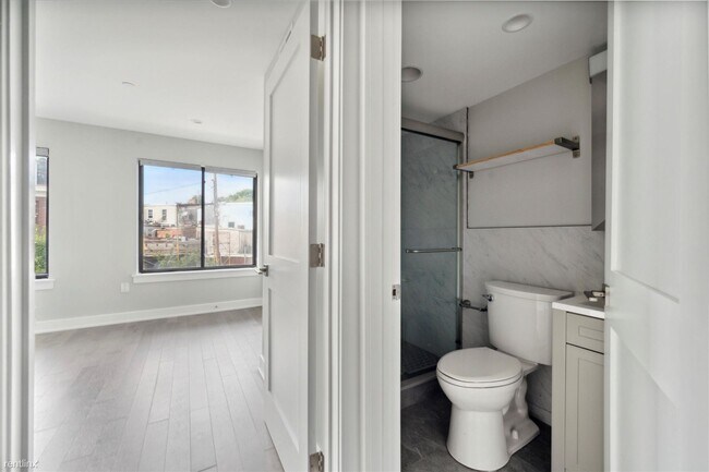 Photo - 2 br, 2 bath 4plex - 3828 BARING ST Unit 2011 Unit 2011