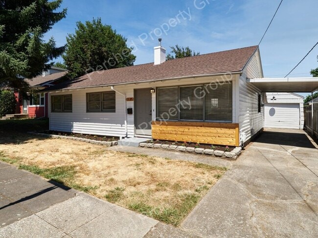 Photo - 1135 NE Holland St House