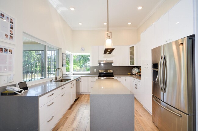 Photo - 110 SW 11th Ave