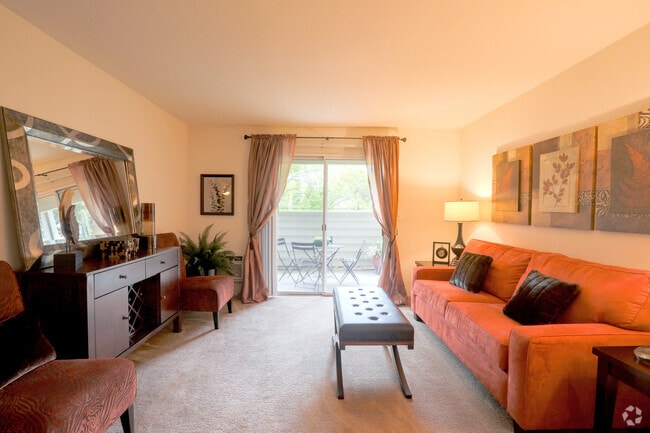 1BR, 1BA - Sala de estar 653SF