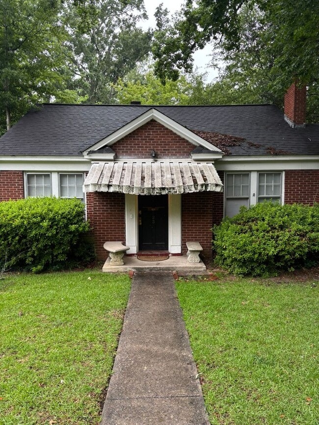 Building Photo - 3 Bed 2 Bath near 5 points