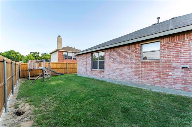 Photo - 365 Basswood Ln