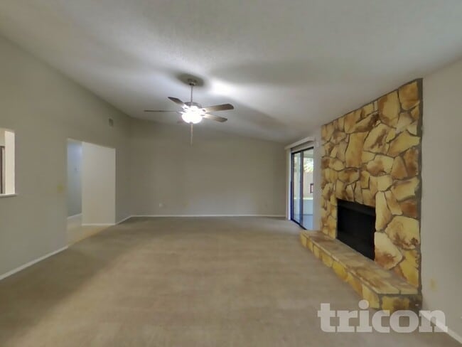 Photo - 8338 Knotts Landing Dr E