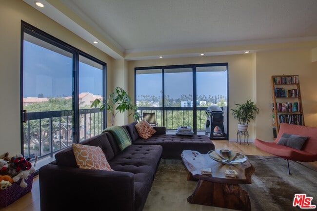 Building Photo - 124 Idaho Ave Unit 501