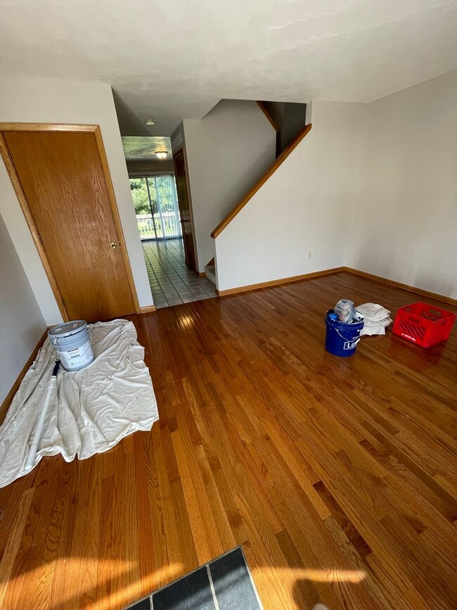 Photo - 3140 W 40th St Unit 3140 W 40th St