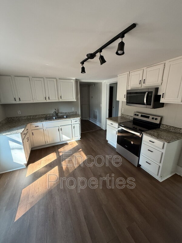 Photo - 2003 Burnett Ave