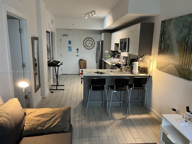 Photo - 321 NE 26th St Unit 704