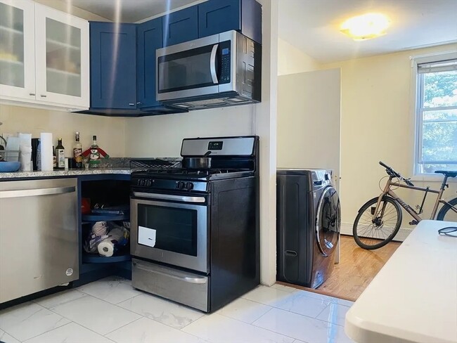Building Photo - 67 Gore St Unit 1B