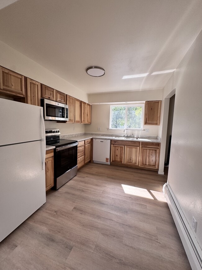 Photo - 736 Bennett Ave
