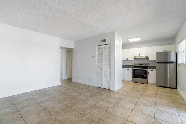 2BR, 1BA - 800SF - Living/Dining Room - San Marco Apartments