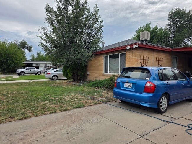 3760 RedMaple Rd E Unit 1