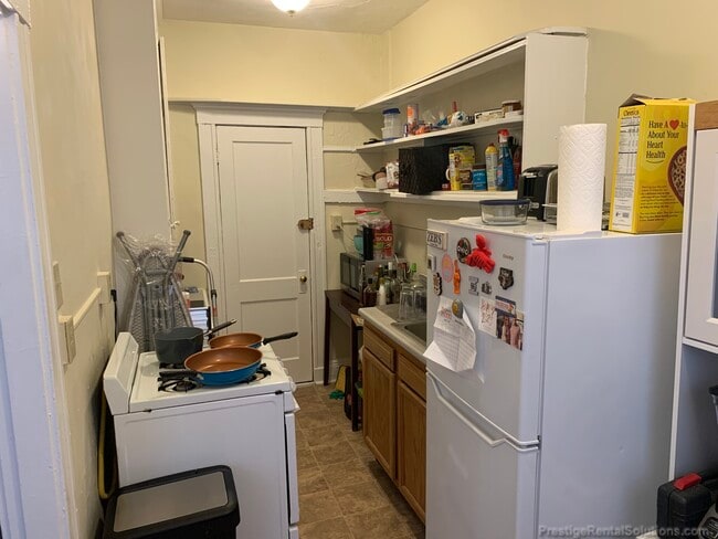 Photo - 65 Wood Ave Unit 10