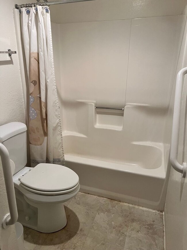 Photo - Low income 62+ 1 bedroom at Vista Prieta!