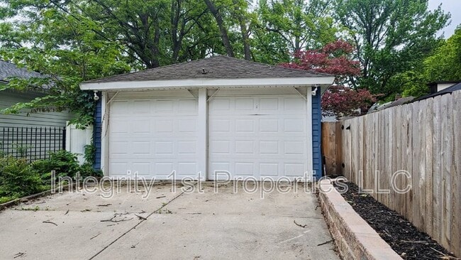 Photo - 7301 Summit St