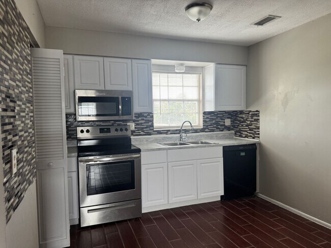 Photo - 1 Bed/1 Bath Second Floor Condo in recentl... Unit A8