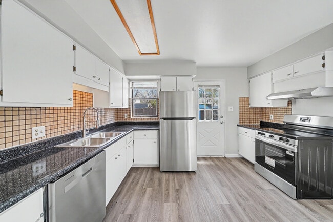 Photo - 956 Macon St