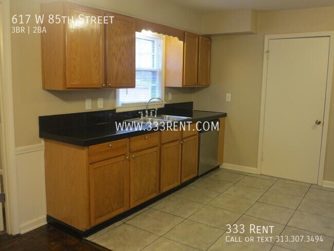 Photo - 617 W 85th St