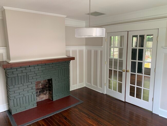 Dining Room - 15 Branham St NE Unit A