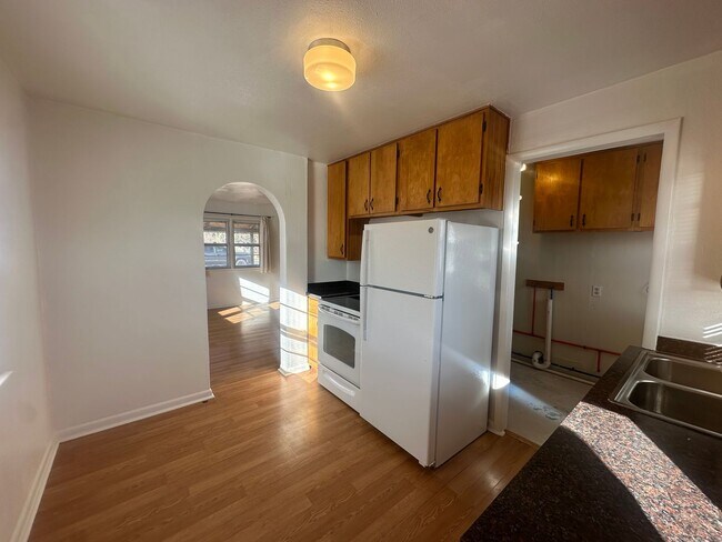 Photo - Two Bedroom, One bathroom, Pet Friendly Ho...